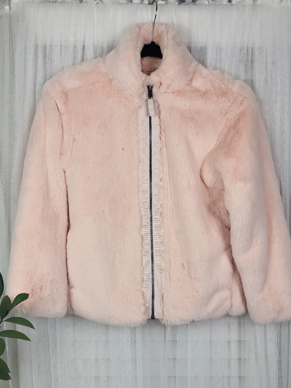 Patagonia® Worn WearGirls' Lunar Frost Jacket. Size 12 (girl)